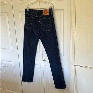 Levi’s 505 dark wash blue jeans. W 33 L 34 100% cotton zip fly new condition